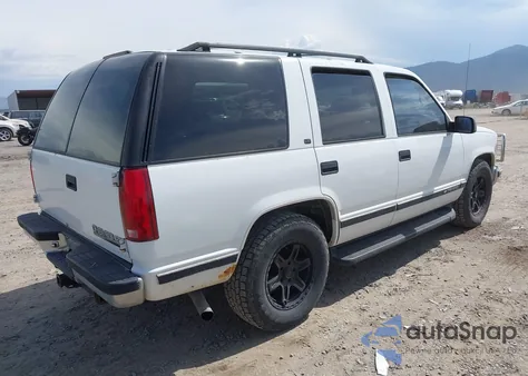 1999 Chevrolet Tahoe Lt z USA, uszkodzony, nr VIN 1GNEC13RXXJ351815
